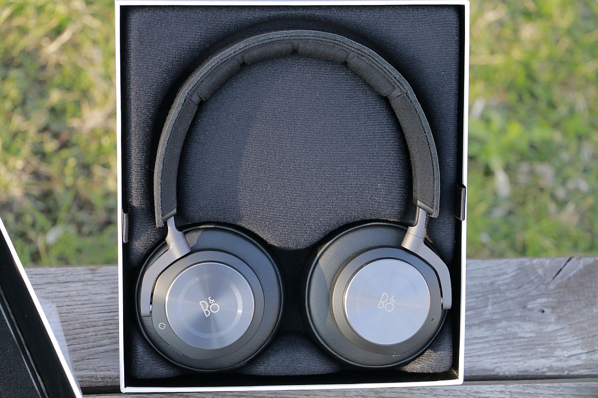 BeoPlay H9 2