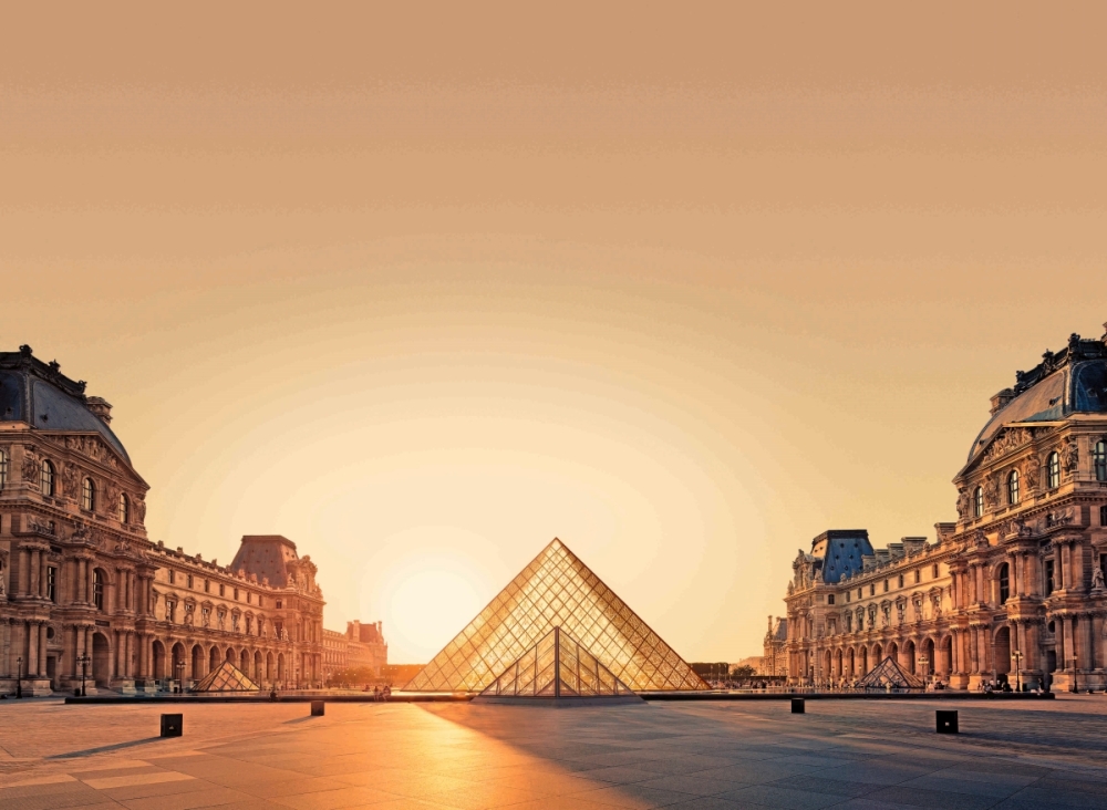 BD dor Vue de la Pyramide du Louvre Ieoh Ming Pei