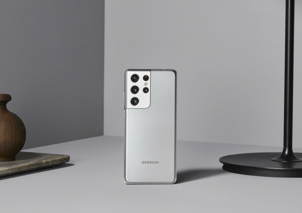 galaxys21_ultra_lifestyle_silver