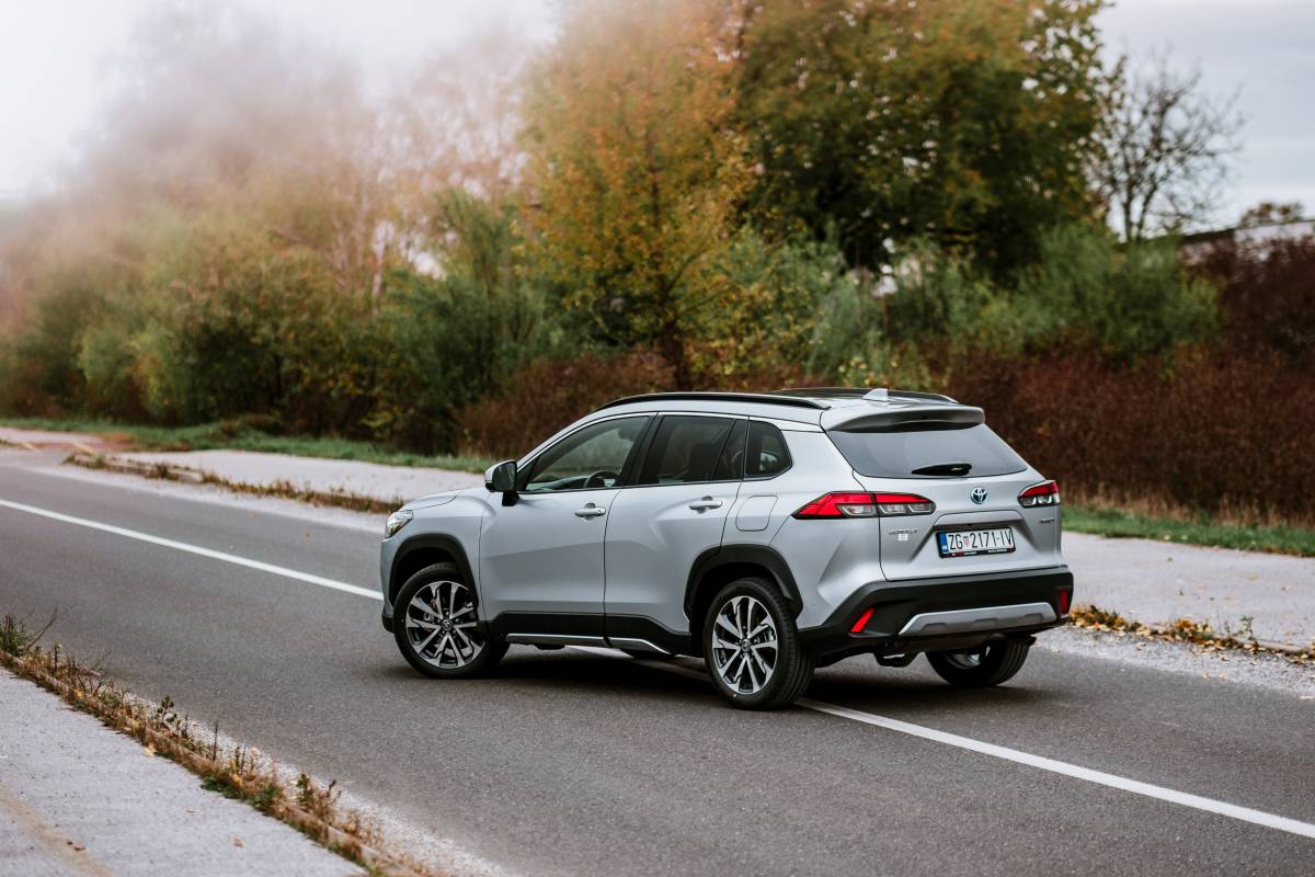 Toyota_Cross