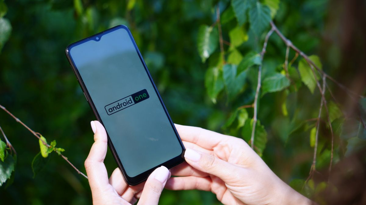 Zaslon Nokia G11