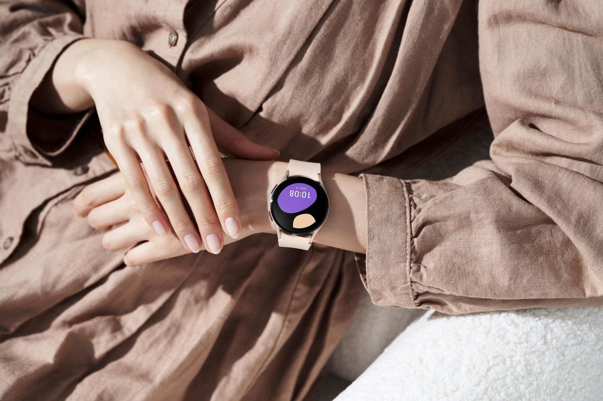 hands-on_galaxy_watch5_pinkgold
