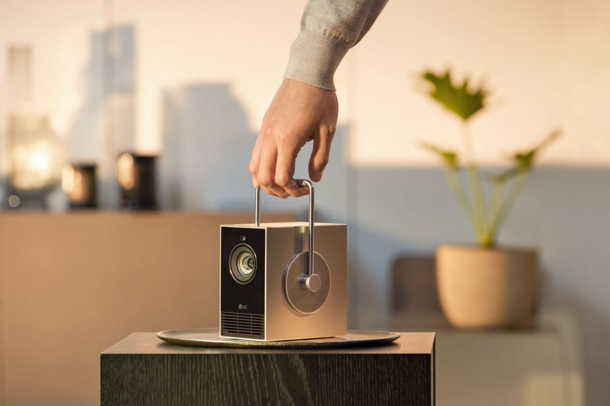 LG CineBeam Q 
