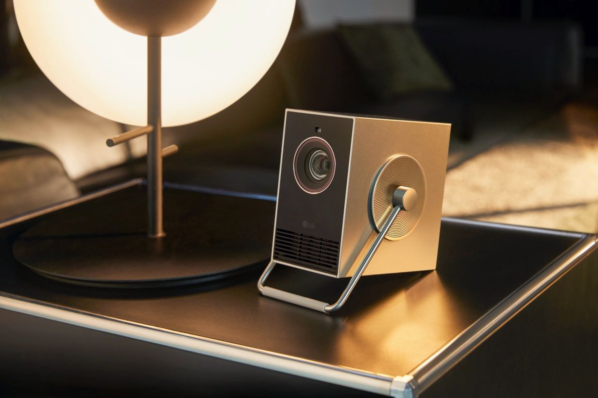 LG CineBeam Q 