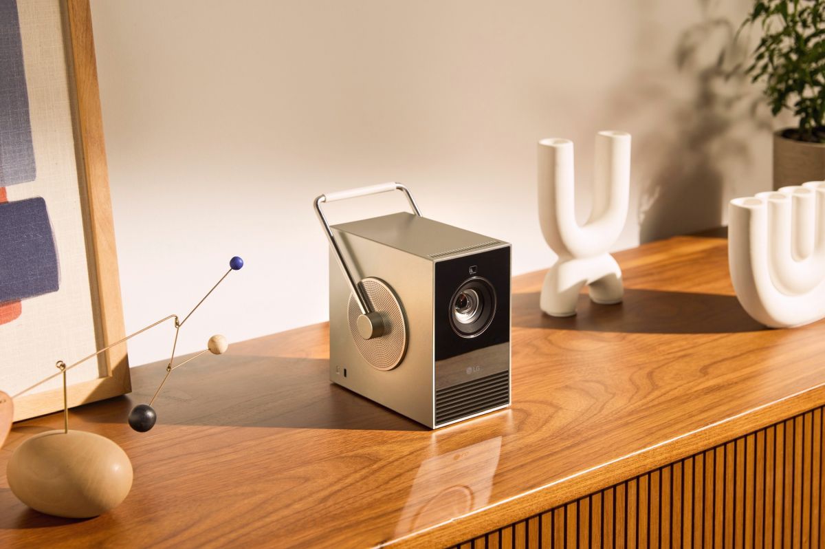 LG CineBeam Q