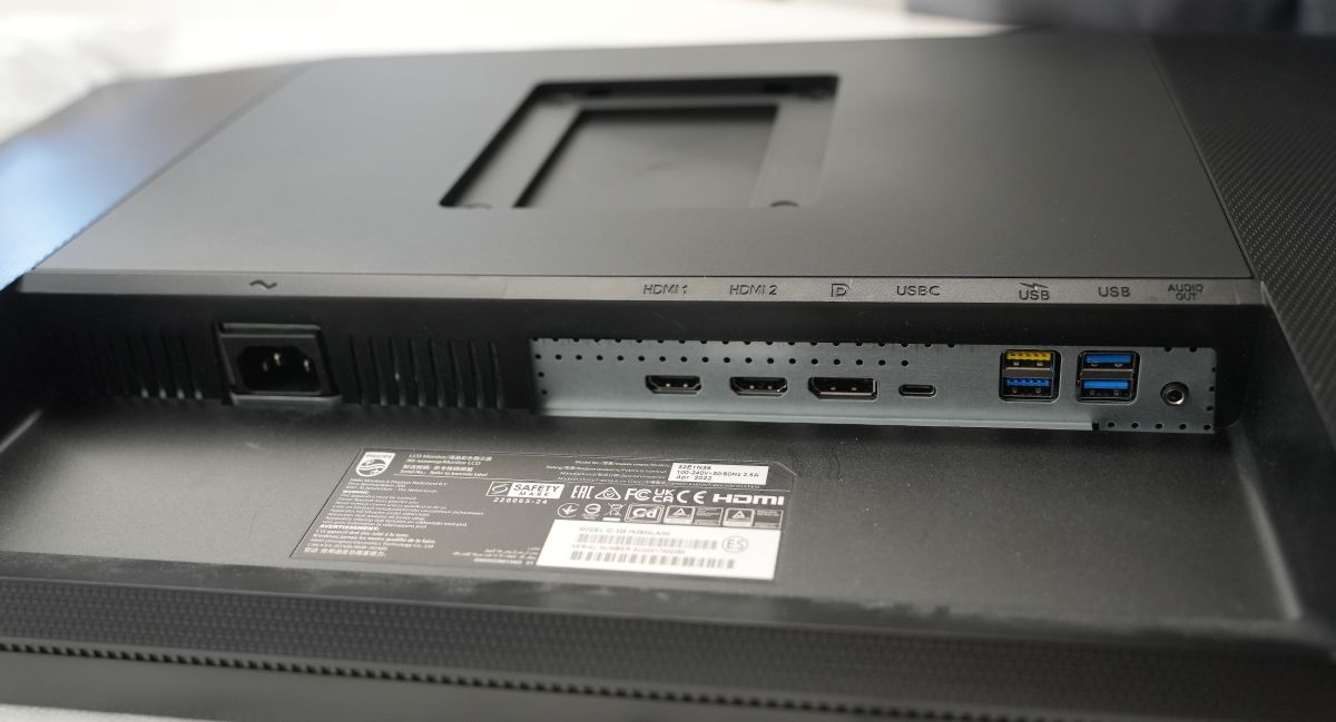 Povezivost - PHILIPS 32E1N3600LA 